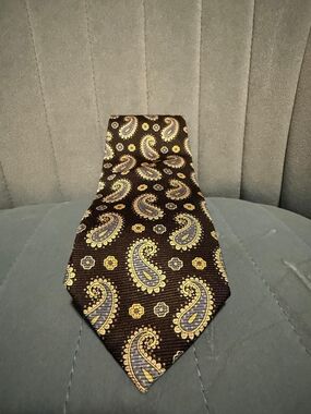 Classic Silk Tie - Men's Accessory
